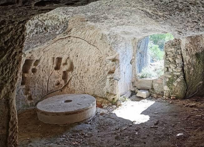 Empremtes d’aigua i pedra: El Pantanet i el Molí Rupestre